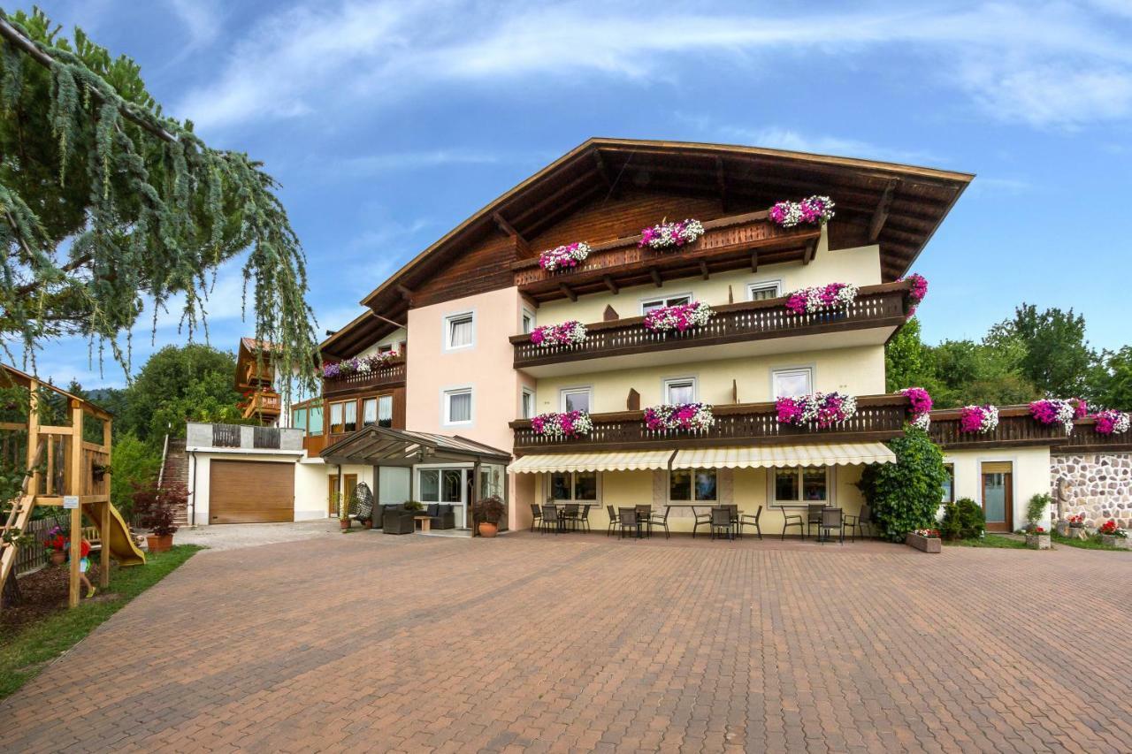 Hotel Restaurant Alber Verano Exterior photo