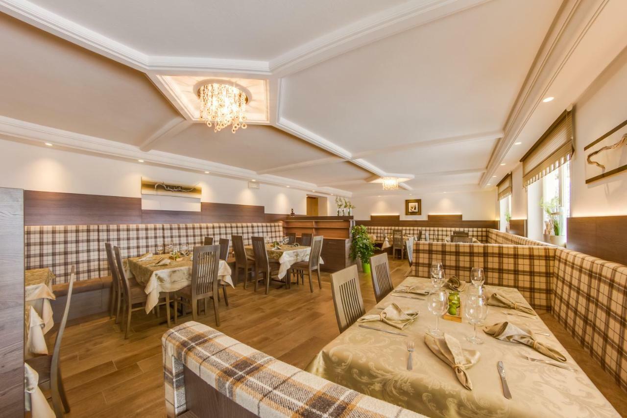 Hotel Restaurant Alber Verano Exterior photo